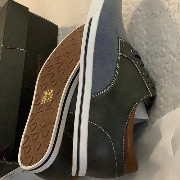 NWT Bruno Marc men’s size 9.5 gray Riviera laced shoes. See pictures.  Classy. - Picture 7 of 7